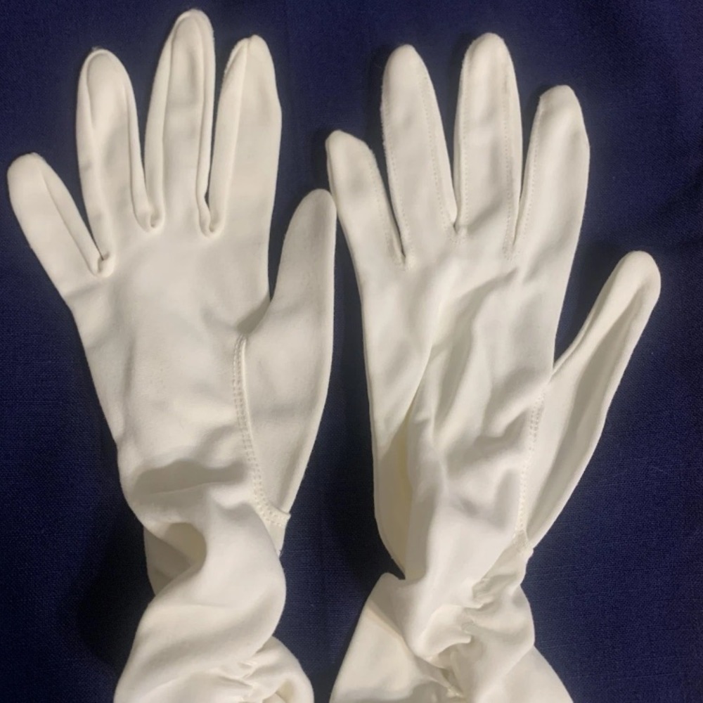 Vintage Elegant White Ruched Gloves